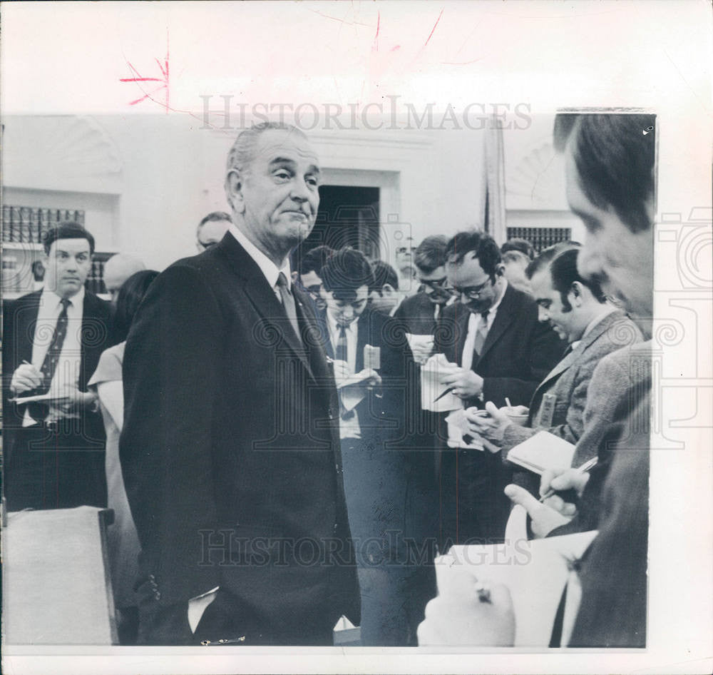 1979 Press Photo Lyndon Johnson White House press corps - Historic Images