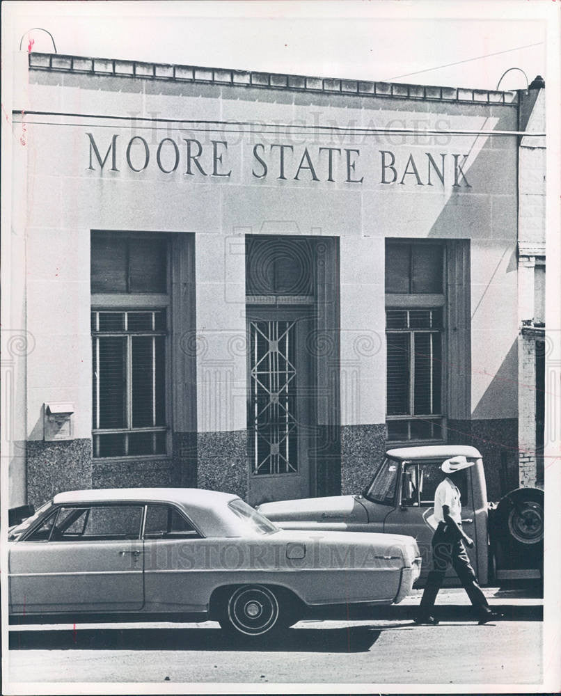 1968 Press Photo Lyndon Johnson Moore State Bank - Historic Images