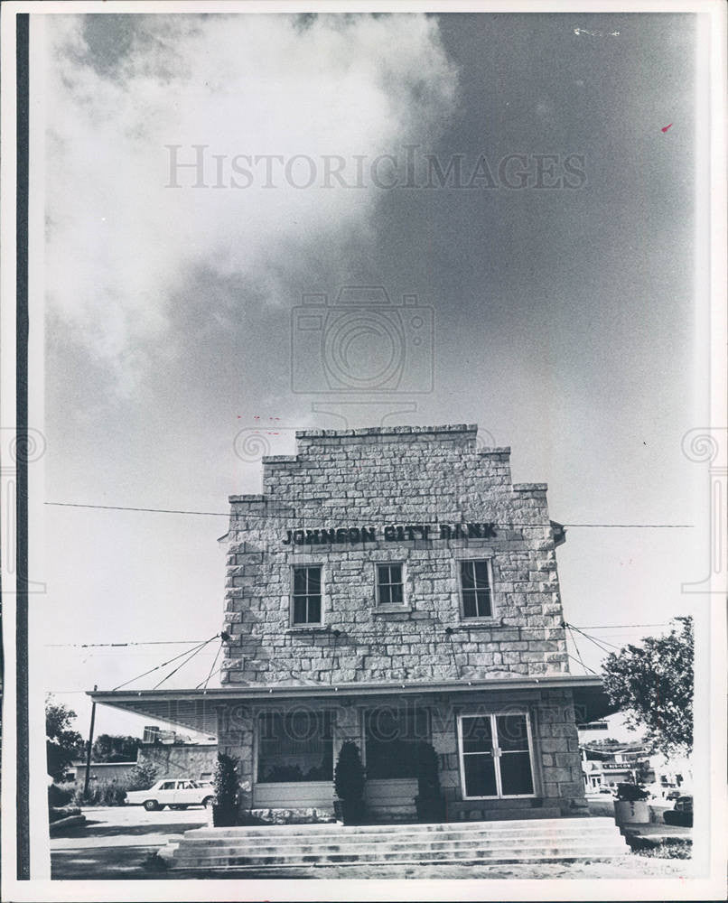 1968 Press Photo Johnson City Bank, Johnson City, Texas - Historic Images