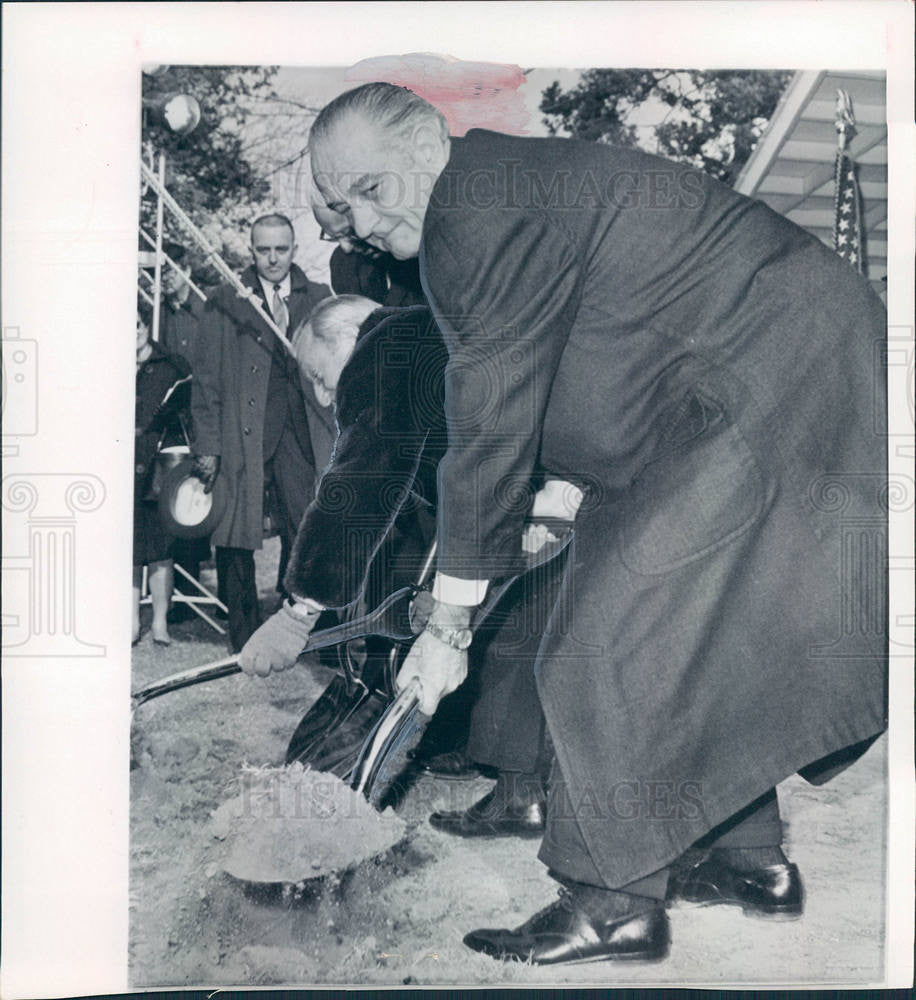 1969 Press Photo Lyndon Johnson Hirshhorn Smithsonian - Historic Images