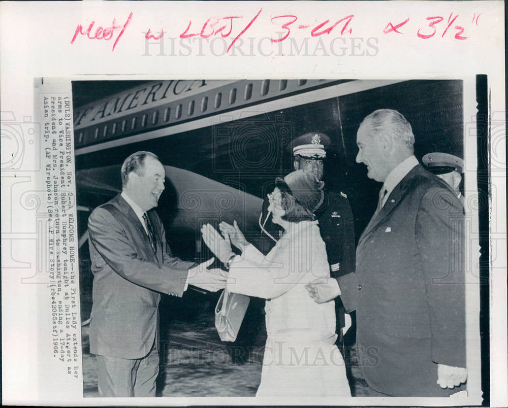 1966 Press Photo Lyndon Johnson Lady Bird welcomed home - Historic Images