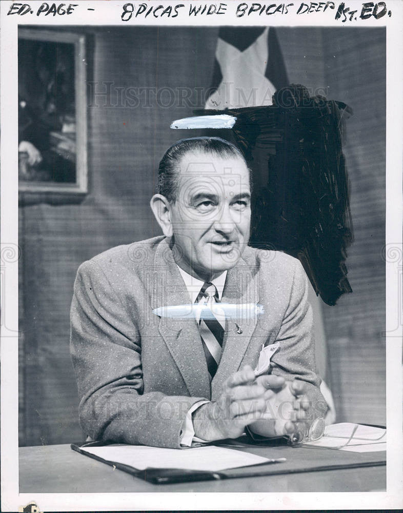 1956 Press Photo Senator Lyndon Johnson radio TV speech - Historic Images