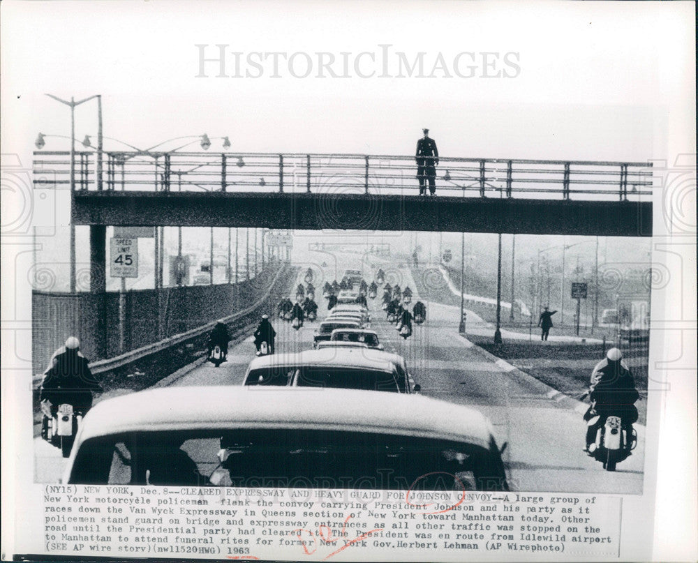 1963 Press Photo Lyndon Johnson convoy queens new york - Historic Images