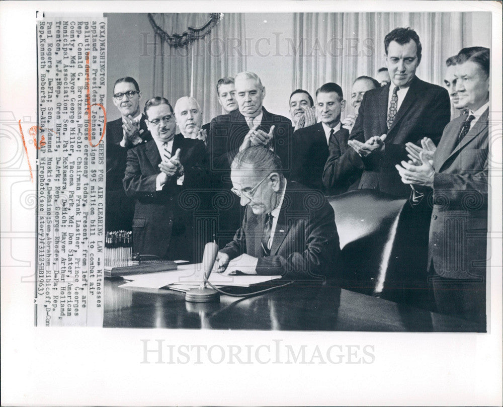 1963 Press Photo President Johnson Air Pollution Bill - Historic Images