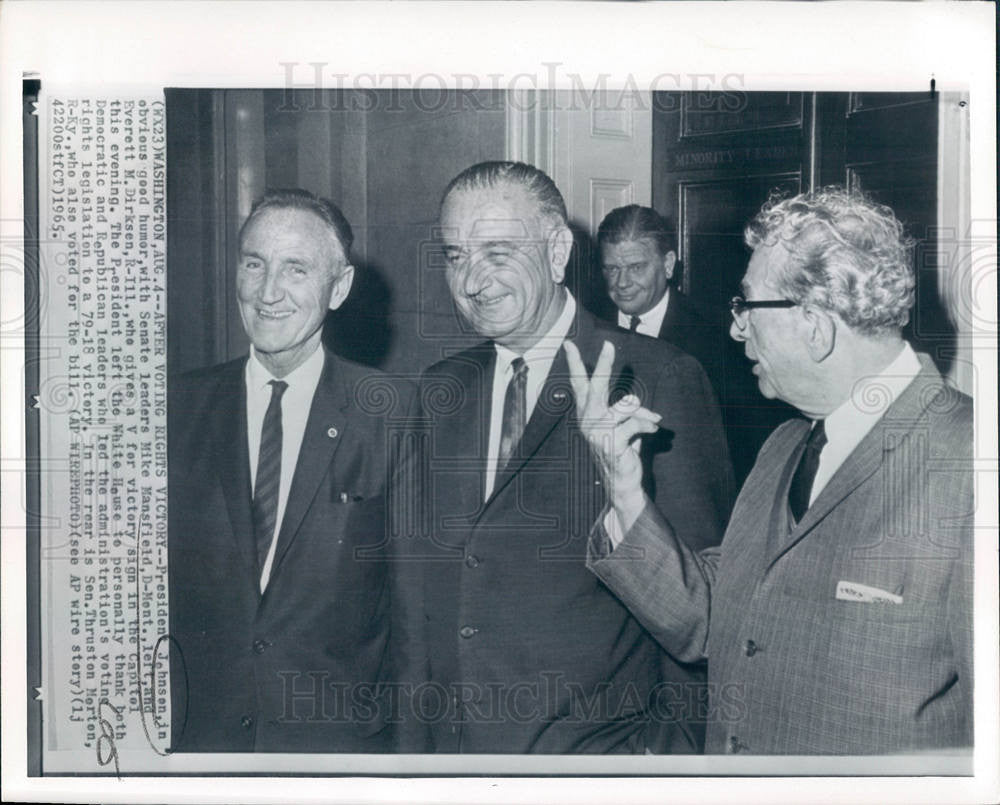 1965 Press Photo Lyndon Johnson Mike Mansfield victory - Historic Images