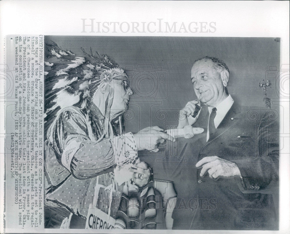 1966 Press Photo Lyndon B. Johnson president Cherokee - Historic Images