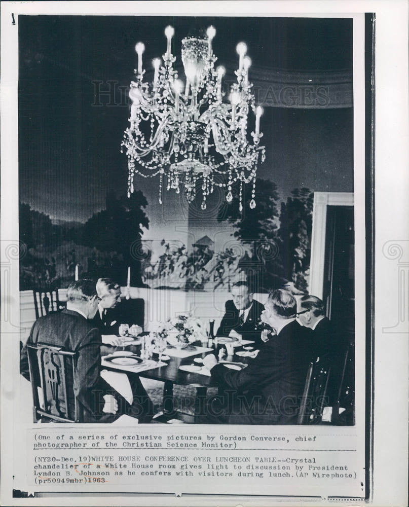 1963 Press Photo White House Lyndon Johnson chandelier - Historic Images