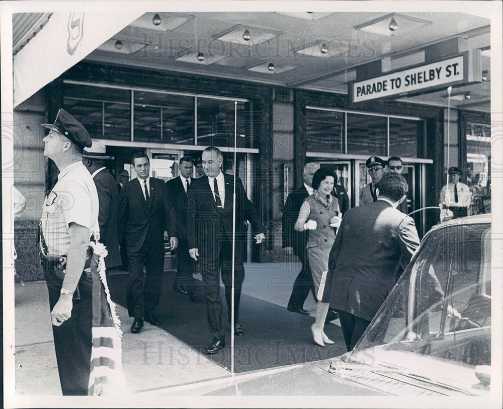 1964 Press Photo LBJ AND LADY BIRD METRO AIRPORT - Historic Images