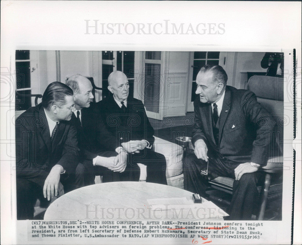 1963 Press Photo White House Conference Pres. Johnson - Historic Images