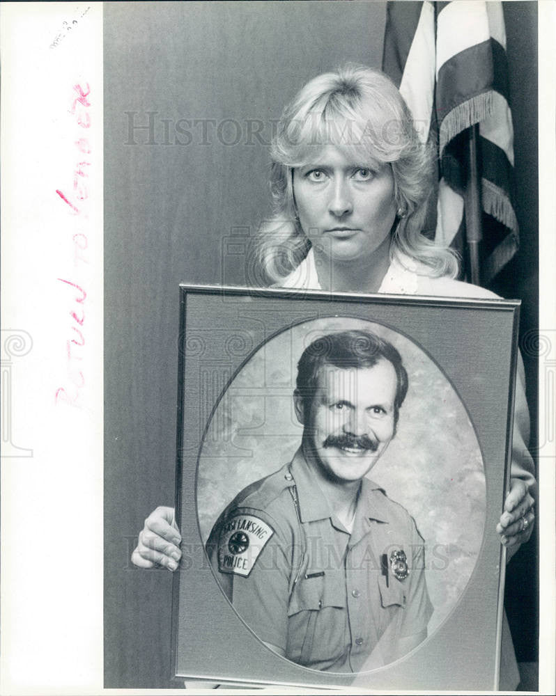 1985 Press Photo Police Officer James Johnson shot head - Historic Images