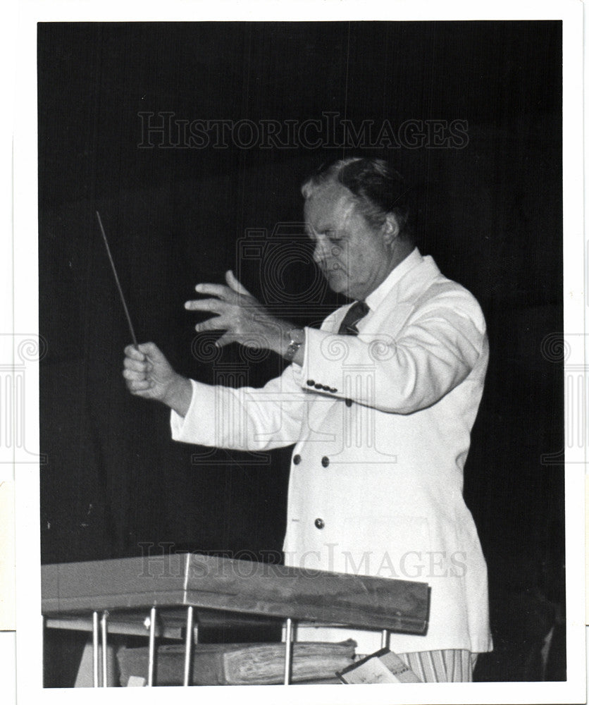 Press Photo Ernest Jones guest conductor - Historic Images