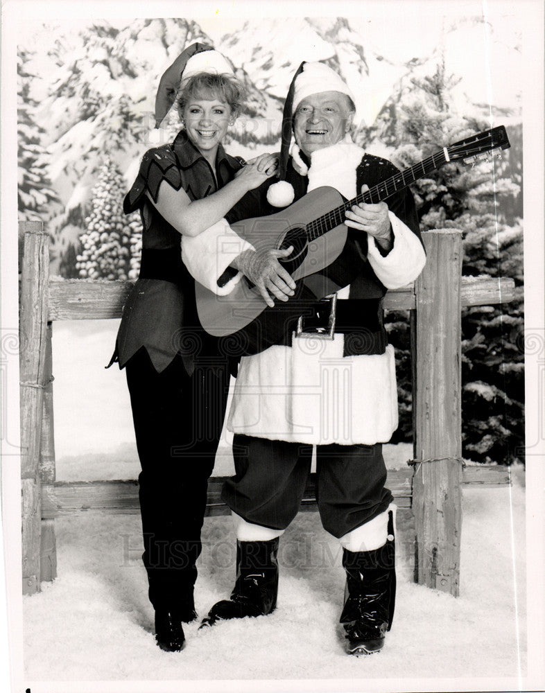 1991 Press Photo Bob Hope Reba McEntire Christmas NBC - Historic Images