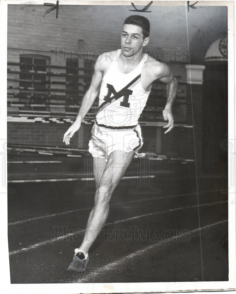 1950 Press Photo runner track and field training racing - Historic Images