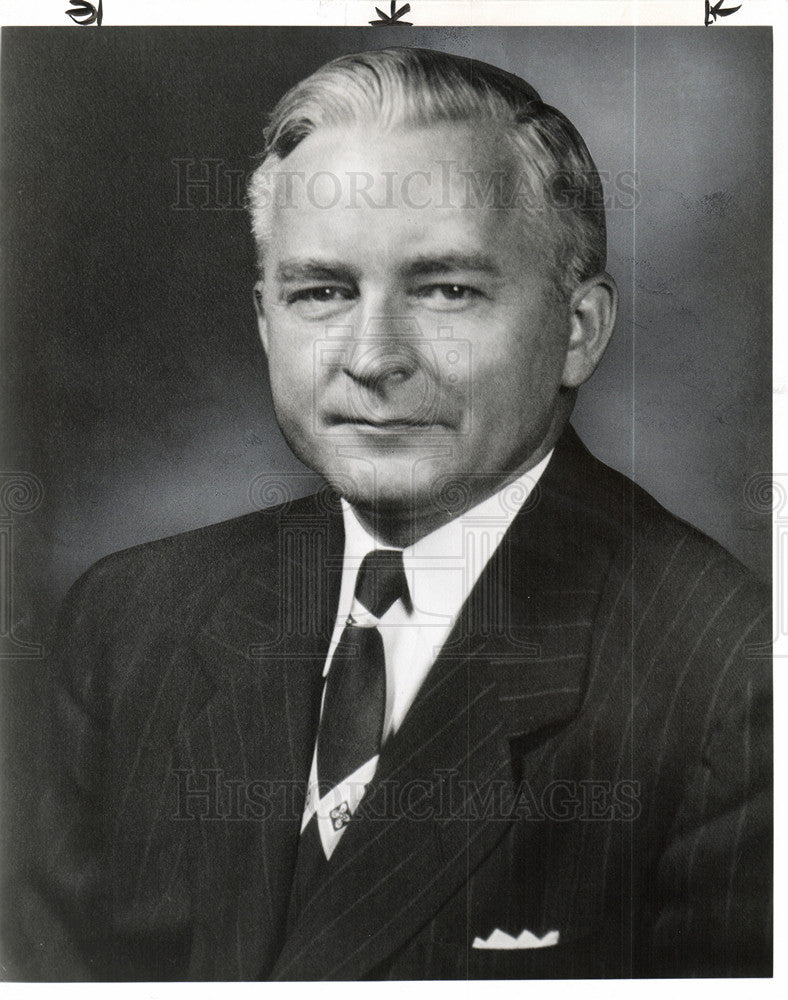 1951 Press Photo Gerald Lynch Defense Aerospace Ford - Historic Images