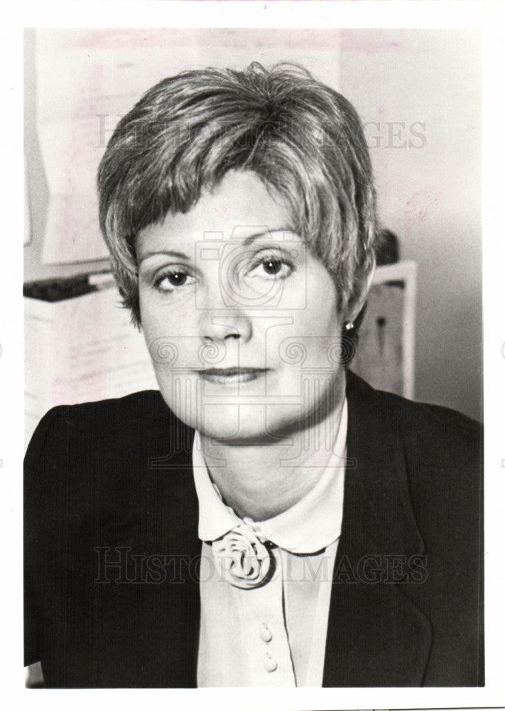 1983 Press Photo SHARON LUTZ NURSE DOCTOR PATIENTS - Historic Images
