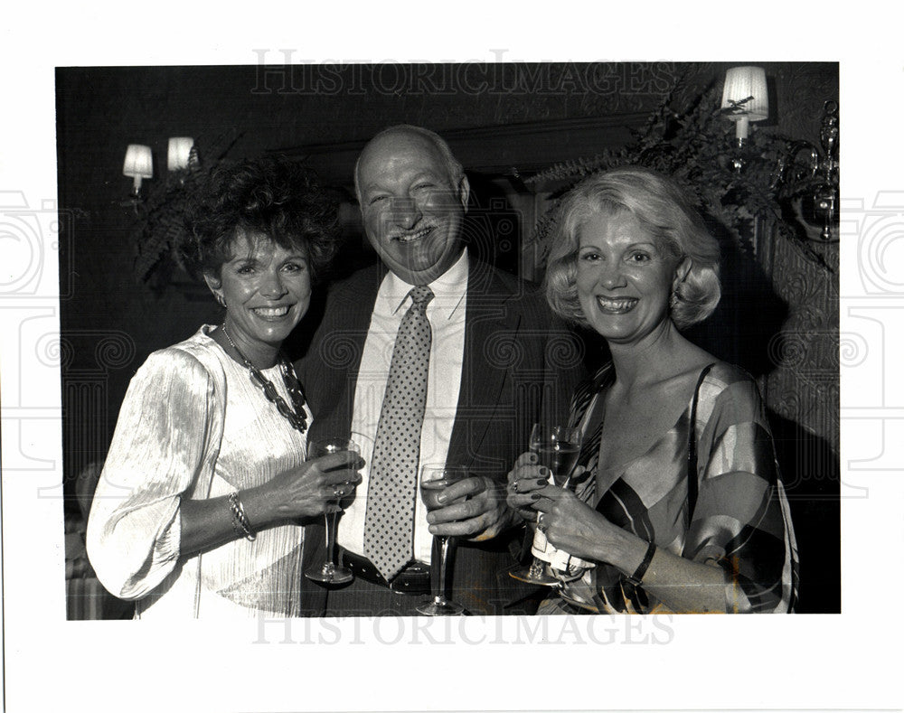 1987 Press Photo Carol and Joseph Jenkins and Sharon - Historic Images