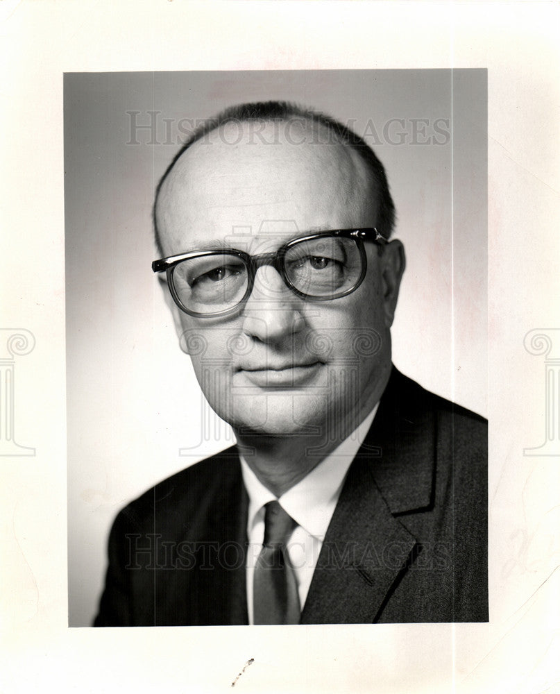 1968 Press Photo William V. Luneburg Professor - Historic Images