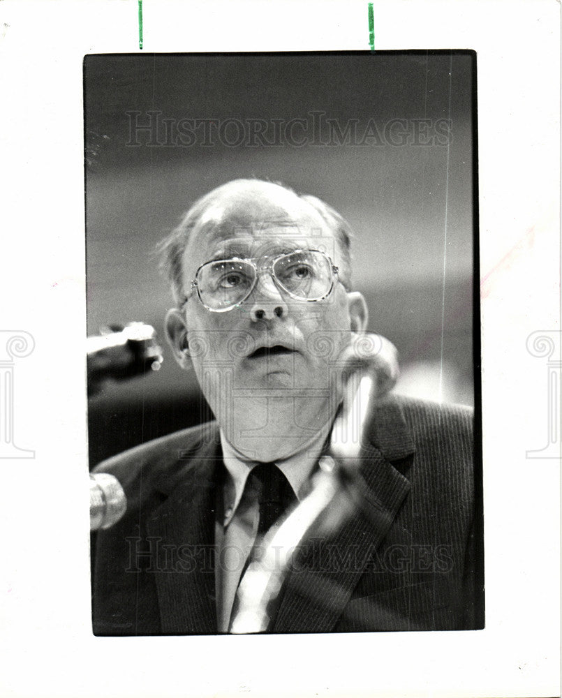 1984 Press Photo Walter McCarthy poverty help - Historic Images