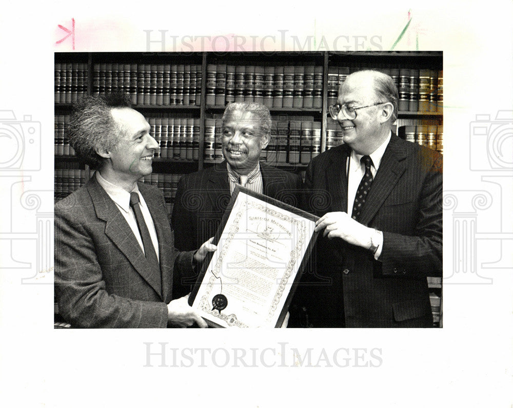 1991 Press Photo Walter McCarthy Detroit Edison Chairma - Historic Images