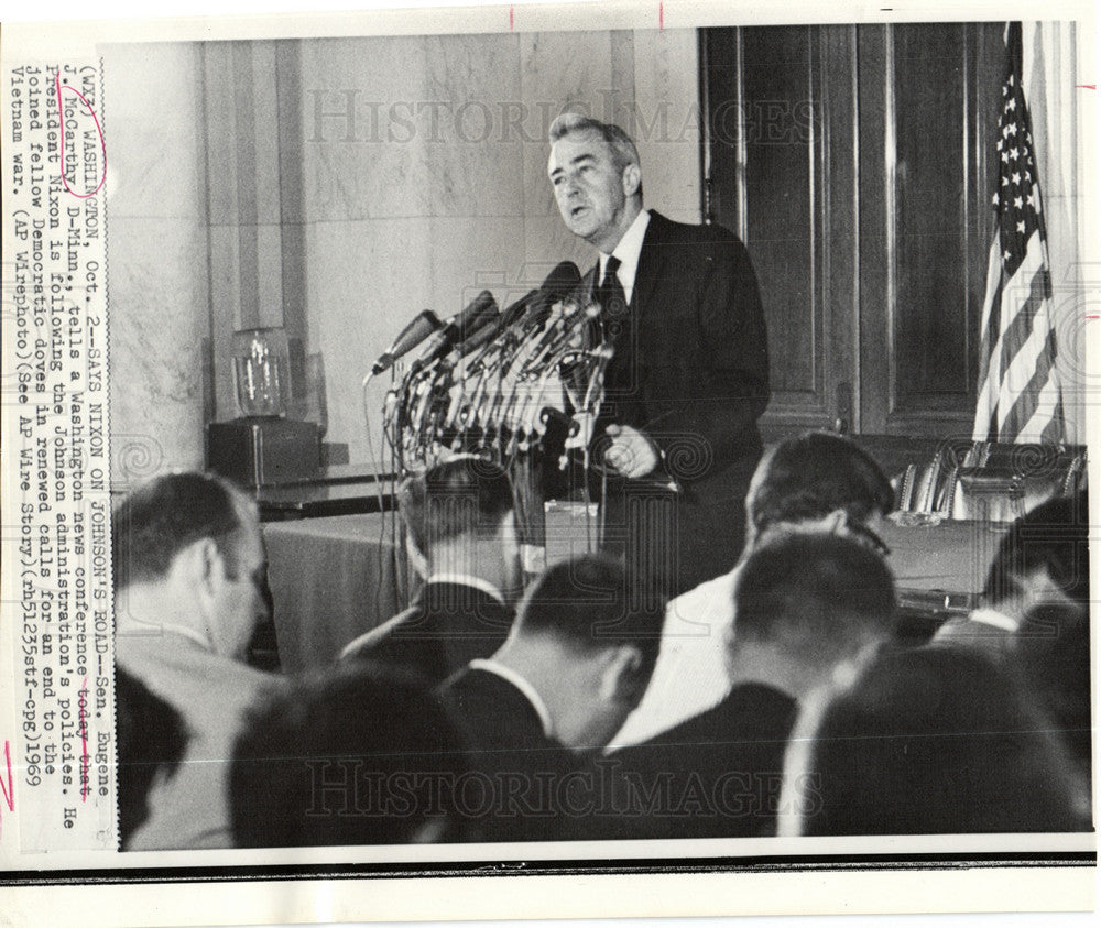 1969 Press Photo Eugene McCarthy Nixon Johnson Vietnam - Historic Images