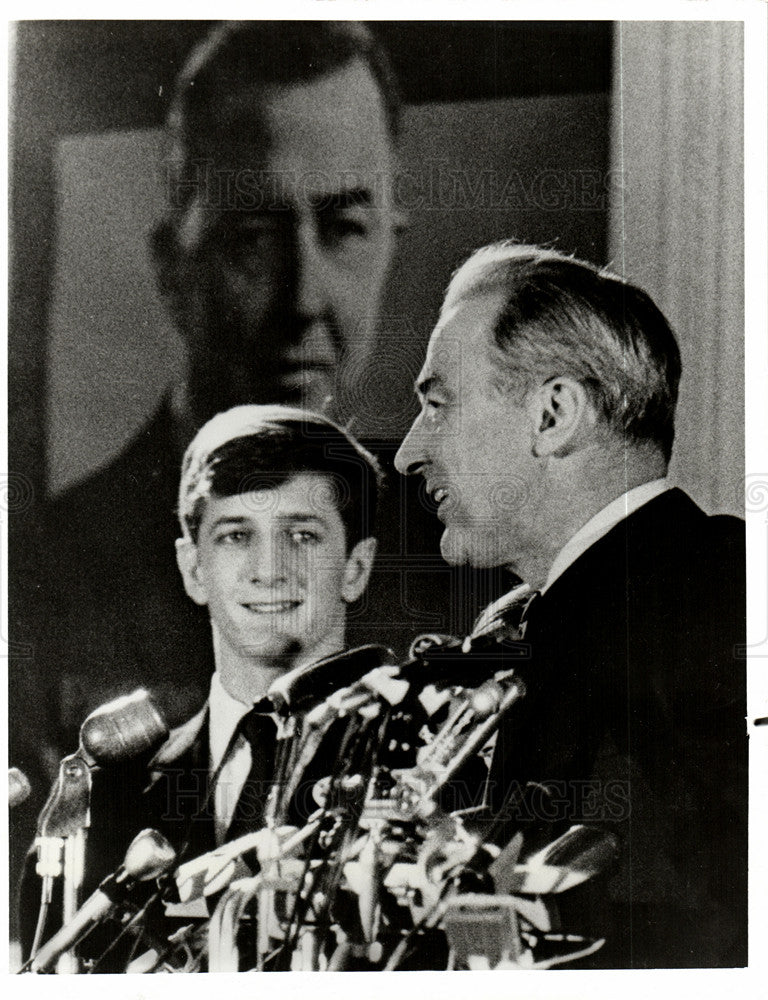 1968 Press Photo Eugene McCarthy politician Minnesota - Historic Images