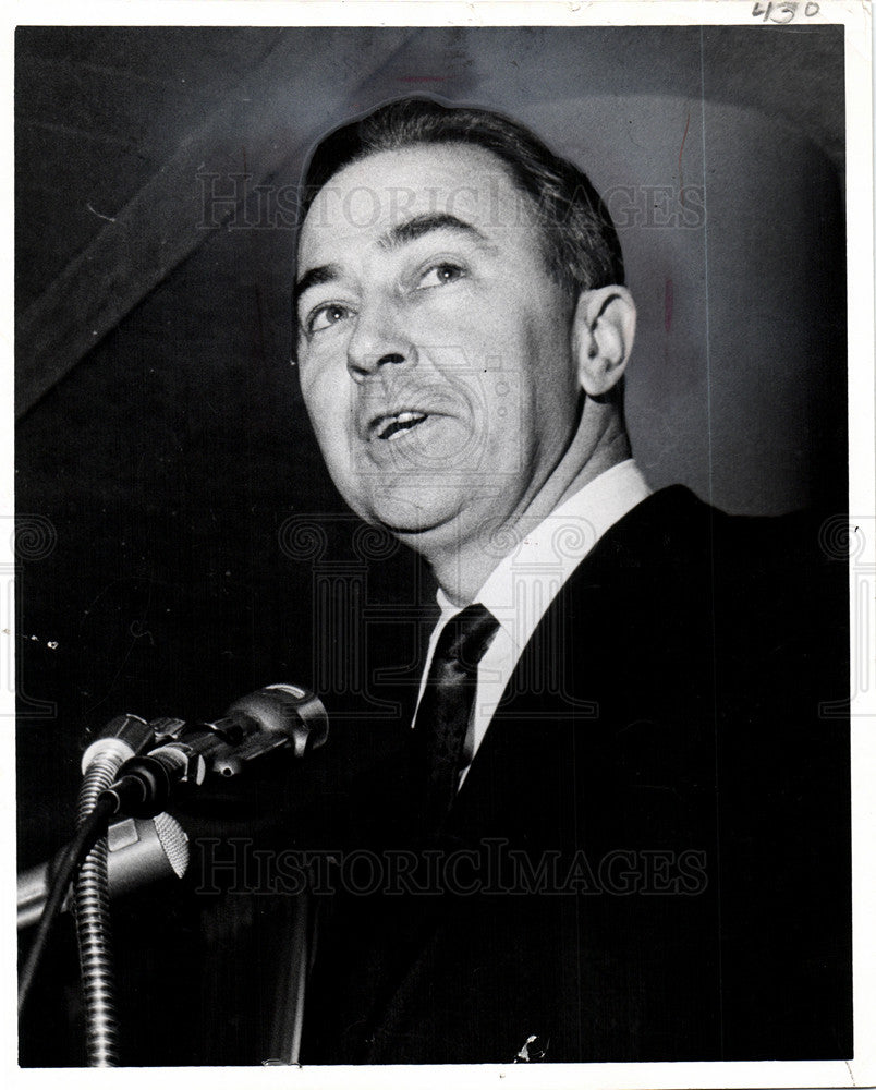 1963 Press Photo Eugene McCarthy politician poet senate - Historic Images