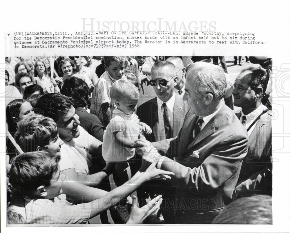 1968 Press Photo Eugene McCarthy, Sacramento - Historic Images