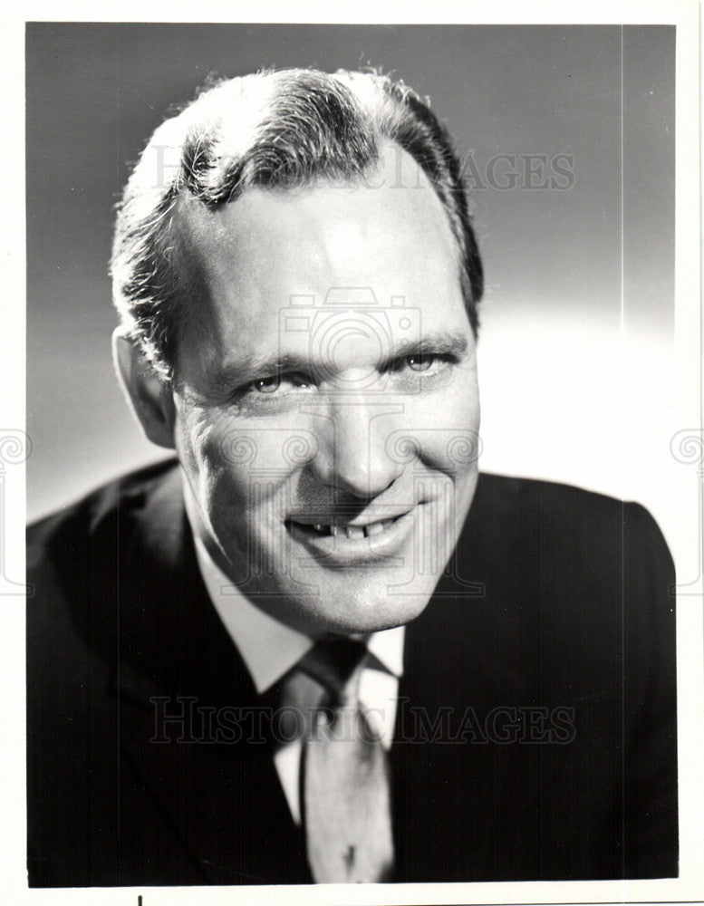 1967 Press Photo Frank McGee American TV journalist - Historic Images