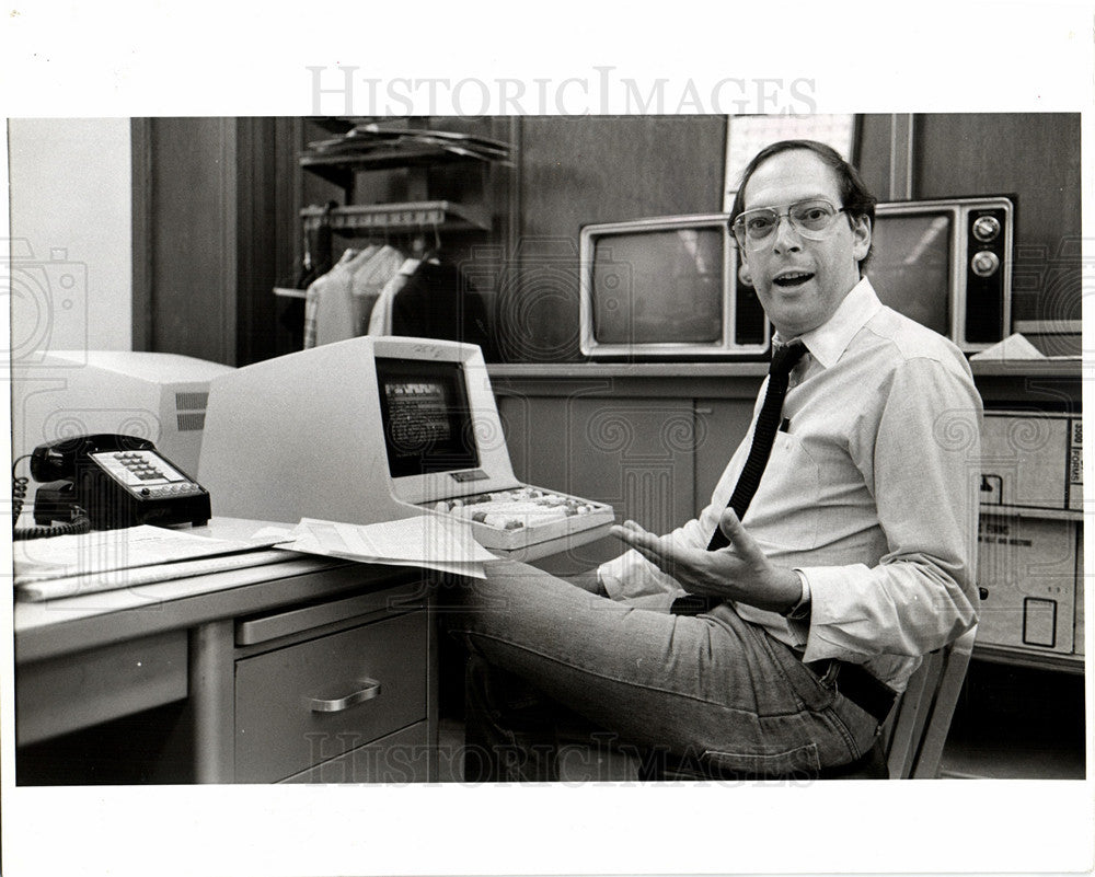 Press Photo Andy McGill Detroit - Historic Images