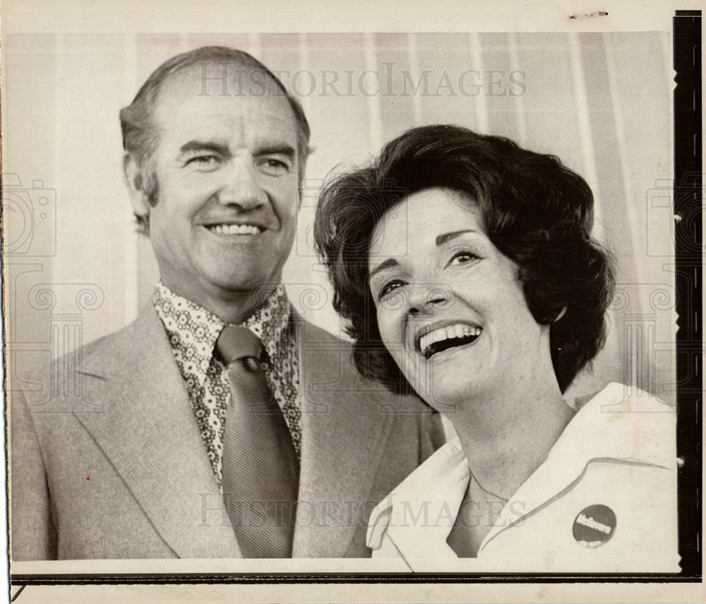 1972 Press Photo Sen. McGovern  Mrs. Valerie Kushner - Historic Images