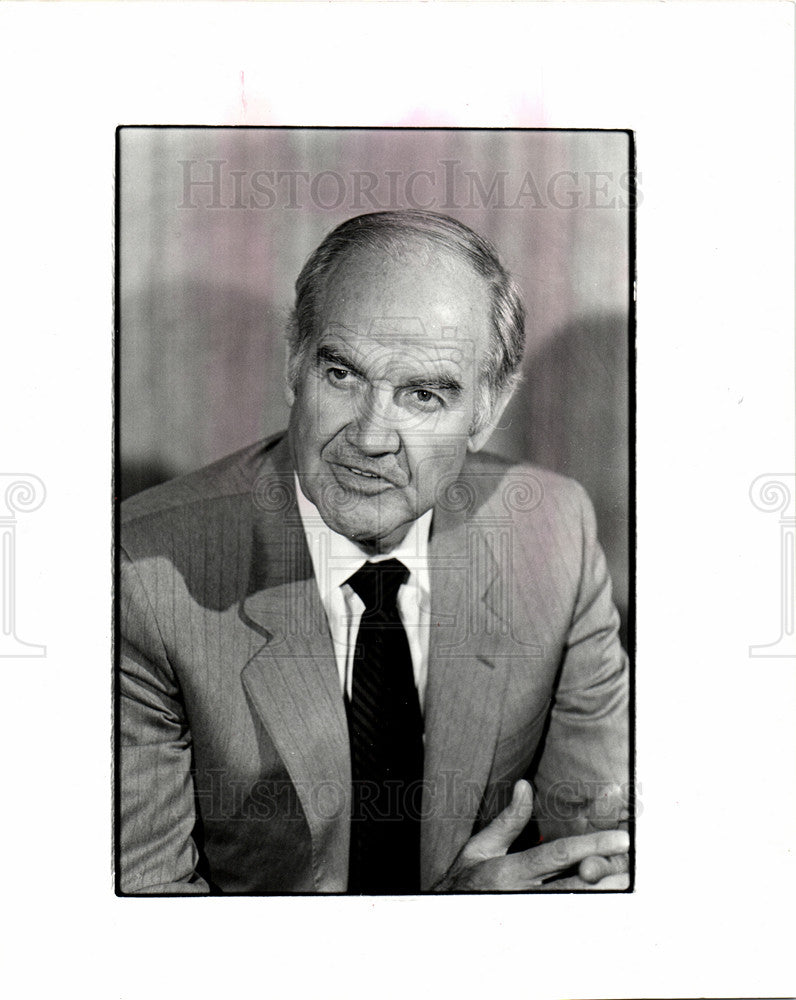 1984 Press Photo George McGovern Historian Professor - Historic Images