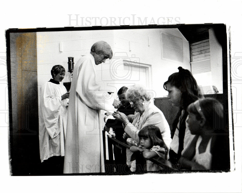 1990 Press Photo Nancy Sargent McGrath St Stephens Troy - Historic Images