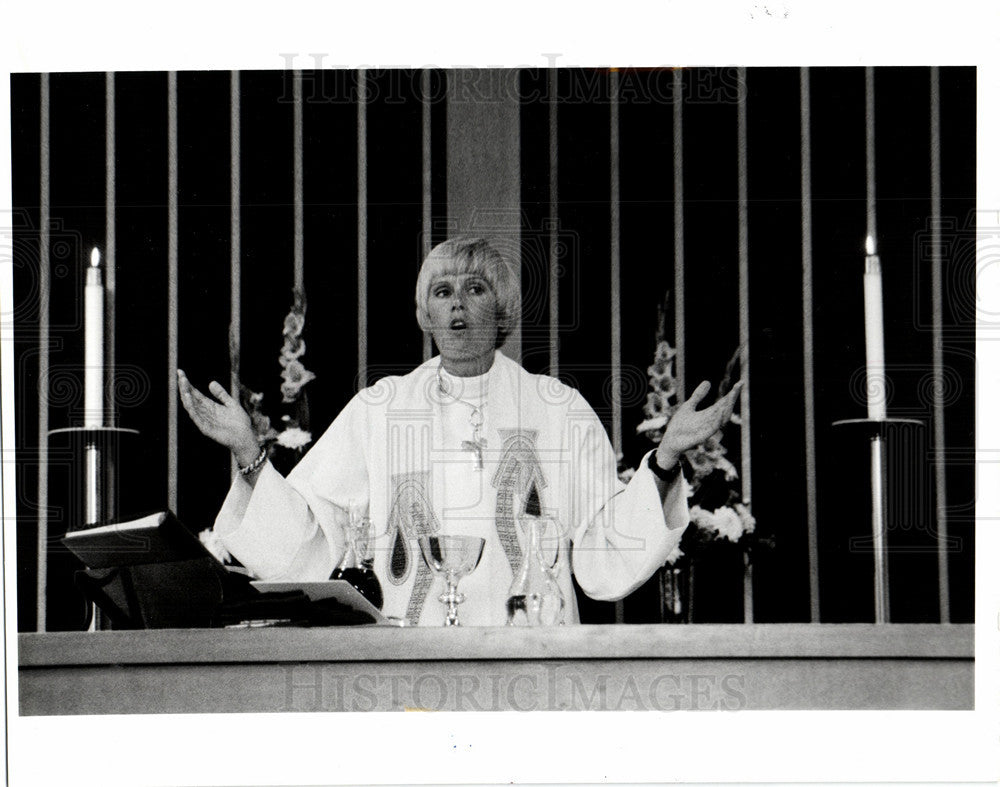 1990 Press Photo Nancy Sargent Stephens Church Sermon - Historic Images