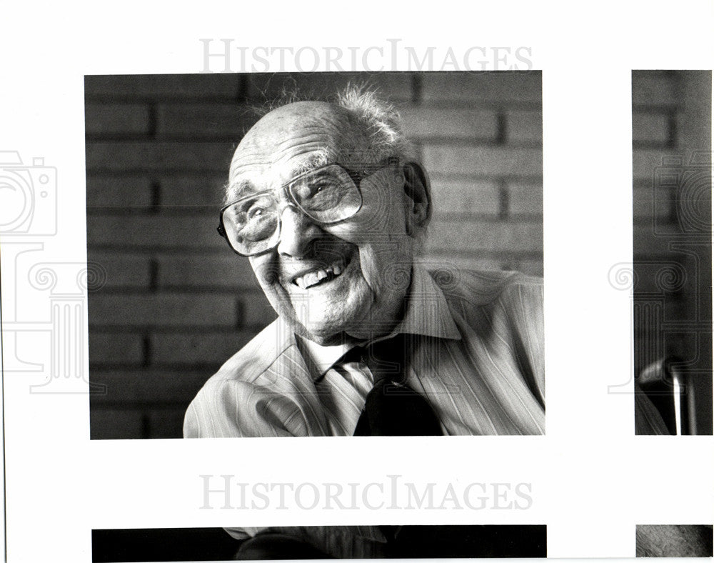 1991 Press Photo John McGregor Chairman Manufacturing - Historic Images