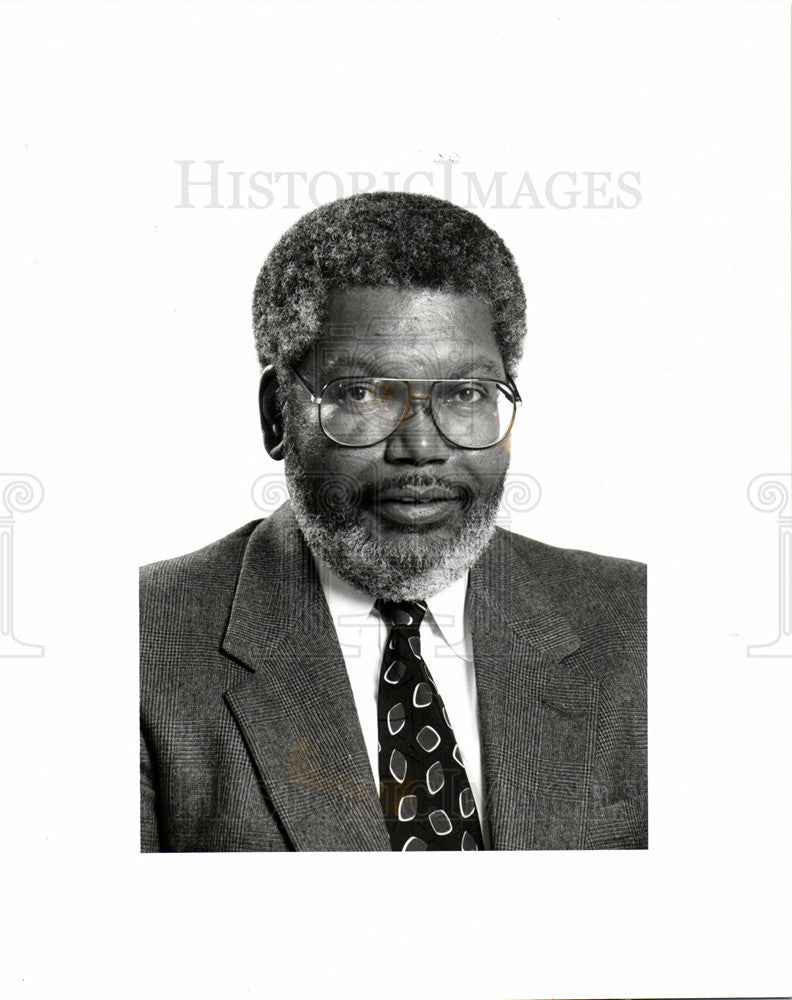 1992 Press Photo Robert McGruder Managing Editor - Historic Images