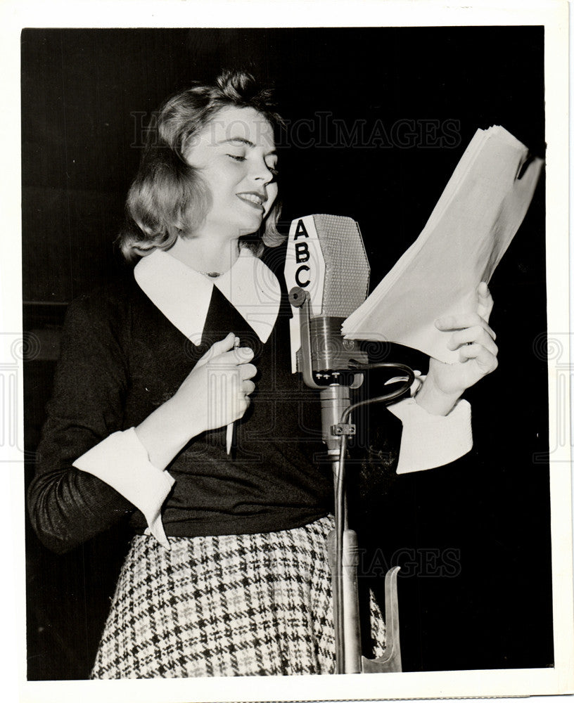 1946 Press Photo Dorothy McGuire Emily Webb Our Town - Historic Images