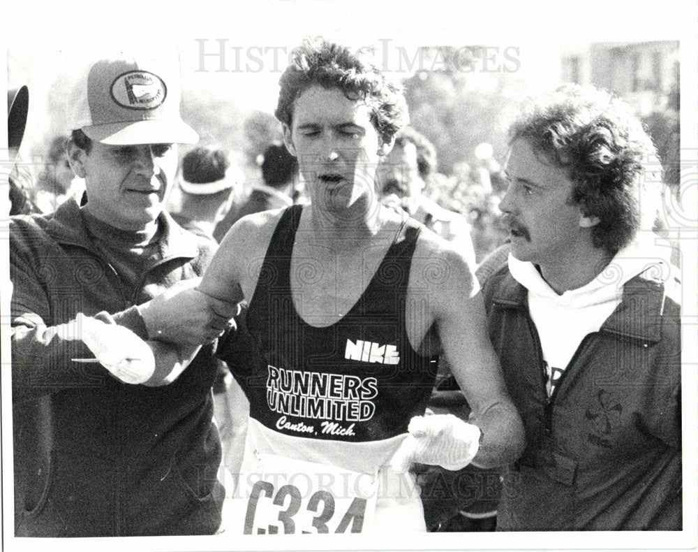 Press Photo Mike McGuire, Runner - Historic Images