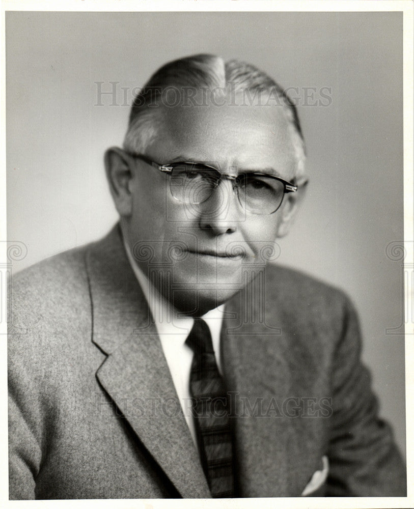 1951 Press Photo Frank G. McInnis, zoological park - Historic Images