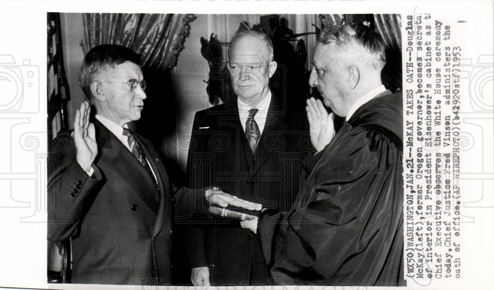 1953 Press Photo Douglas McKay  TAKES OATH White House - Historic Images