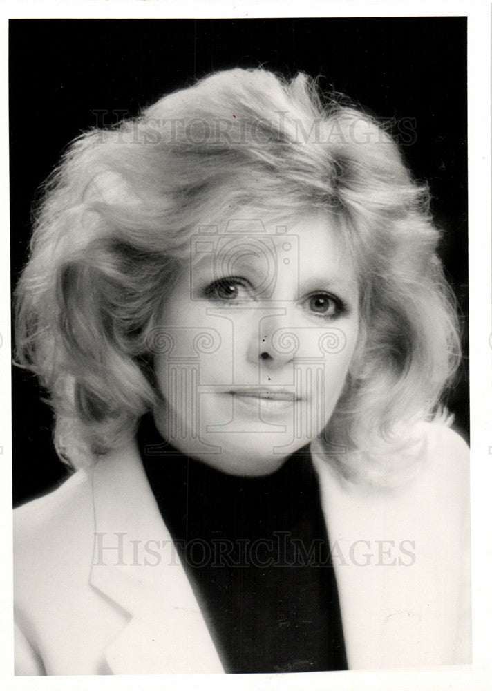 1987 Press Photo Marilyn MacKay Channel 56 &#39;Autograph&#39; - Historic Images