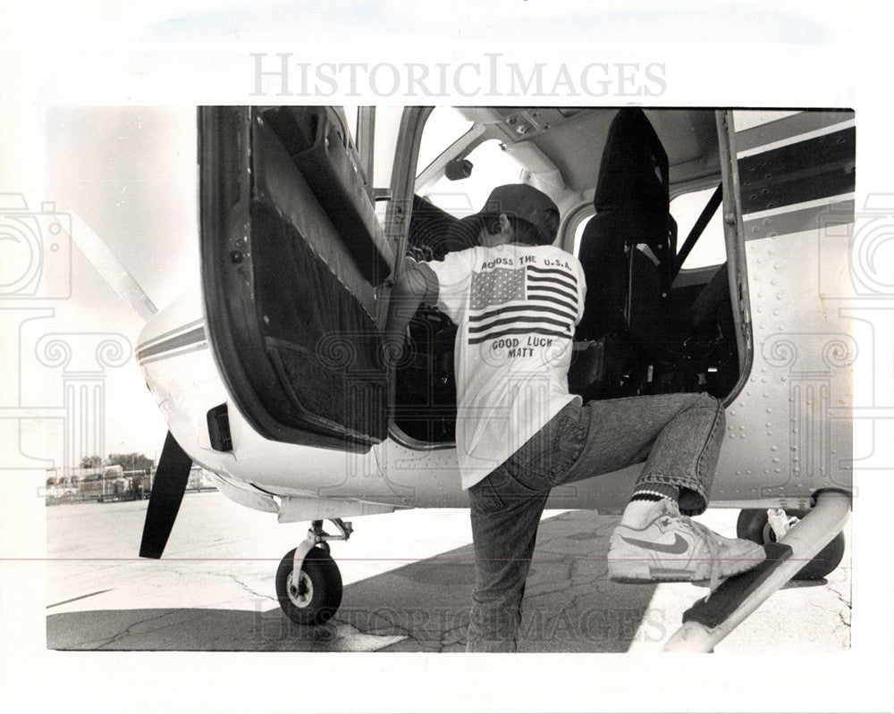 1989 Press Photo Mac McLendon airplaneDallas Airport - Historic Images