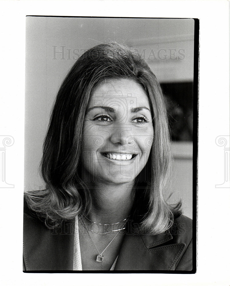 Press Photo McLaughlin Taubman Malls Shopping - Historic Images