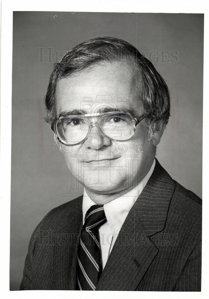 1982 Press Photo Charles McLaughlin VP Kelly Services - Historic Images