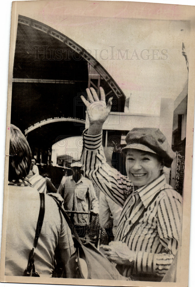 1973 Press Photo Shirley Maclaine documentary - Historic Images