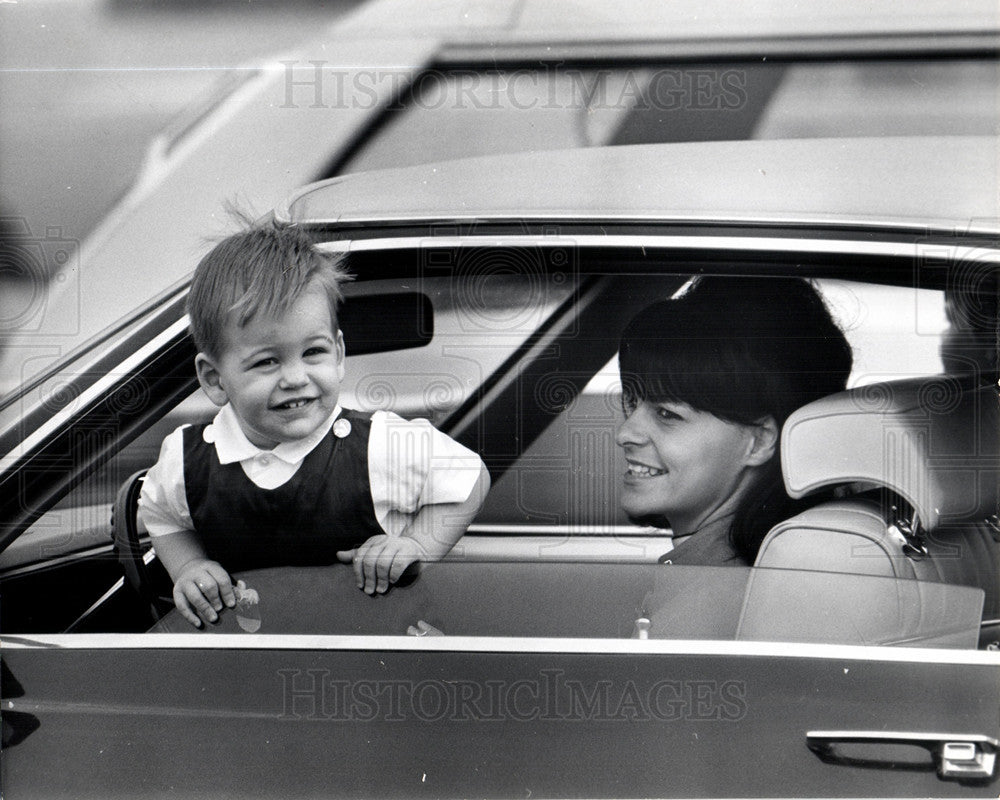 Press Photo Sharyn McLain - Historic Images