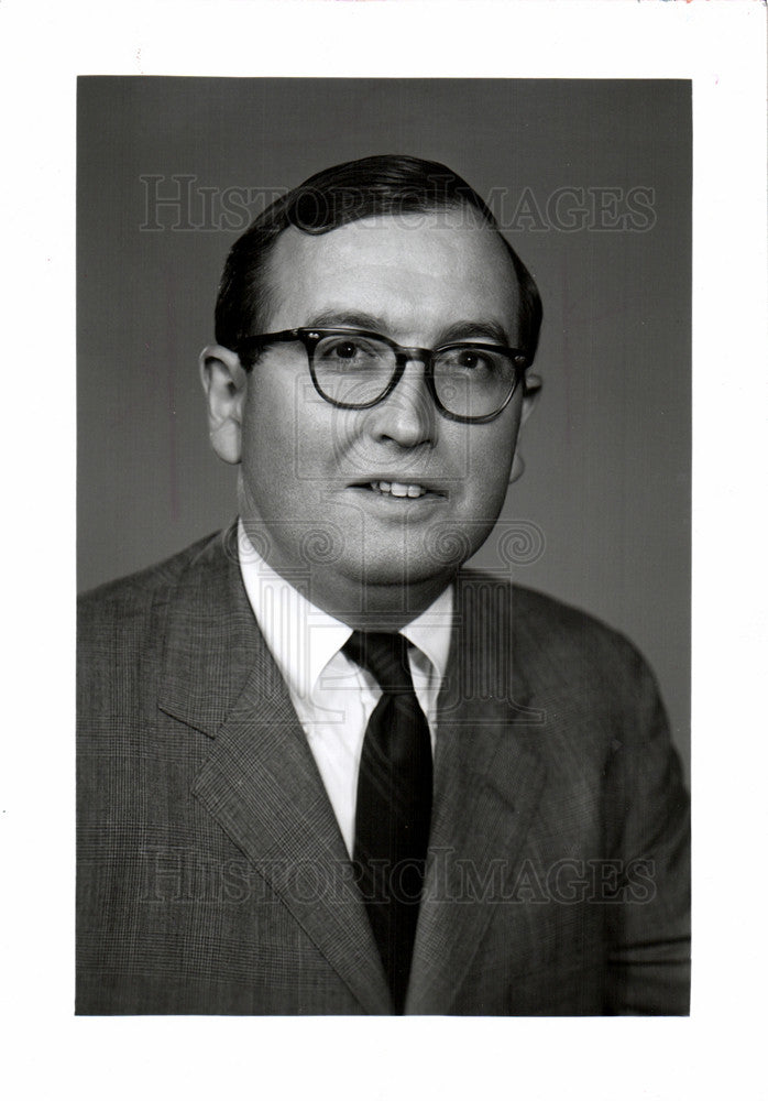 1982 Press Photo William MacKinnon biz hero GM director - Historic Images