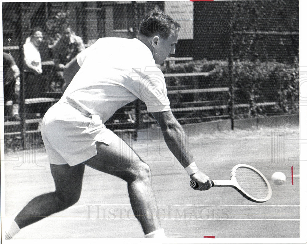 1965 Press Photo Chuck Mckinley,Tennis Player - Historic Images