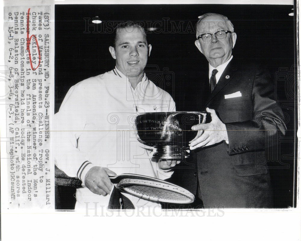 1964 Press Photo Chuck McKinley wins Challenge Trophy - Historic Images