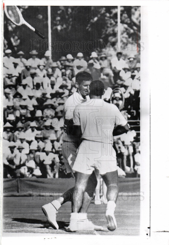 1963 Press Photo Chuck McKinley Dennis Ralston tennis - Historic Images