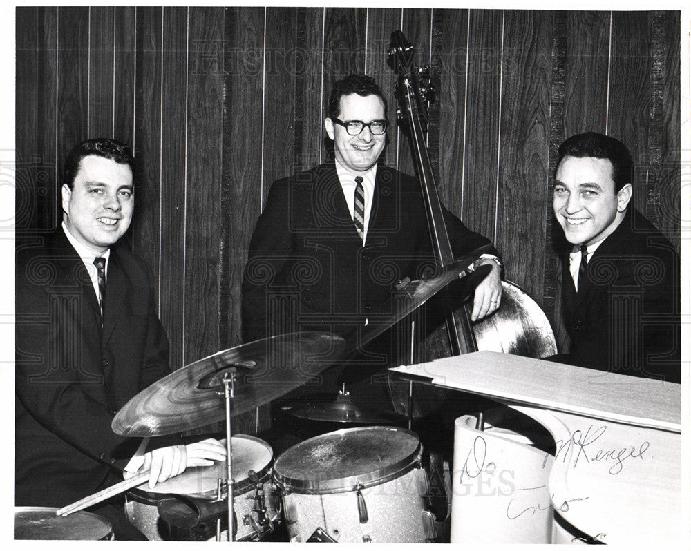 1961 Press Photo Don McKenzie musician trio drummer - Historic Images